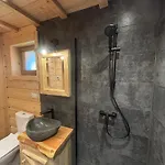 Osada Na Skale Z Kominkiem *