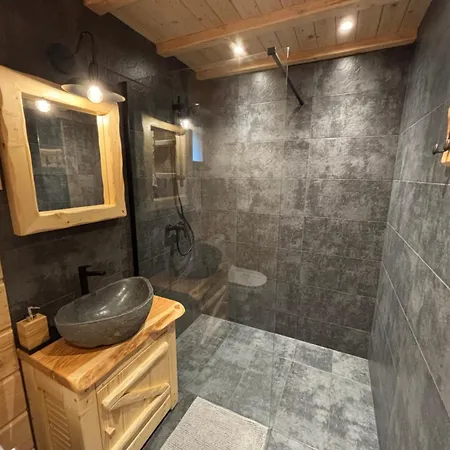 Osada Na Skale Z Kominkiem * Istebna