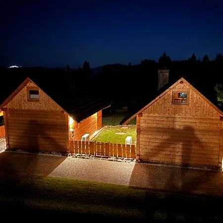 Osada Na Skale Z Kominkiem * איסטבנה