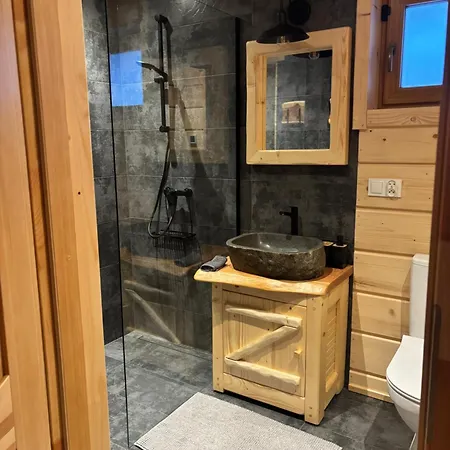 Osada Na Skale Z Kominkiem Истебна