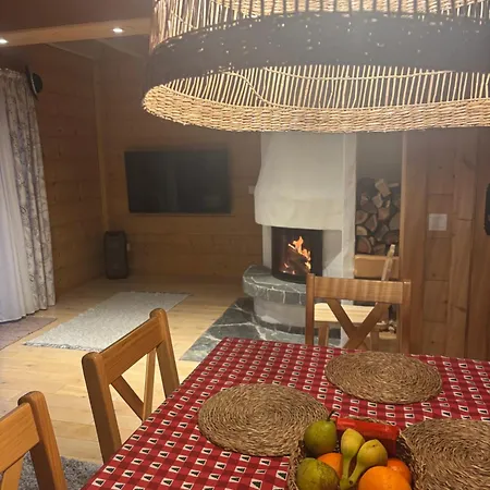 Osada Na Skale Z Kominkiem Nyaraló