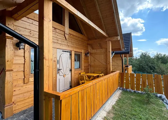 Osada Na Skale Z Kominkiem בית נופש איסטבנה