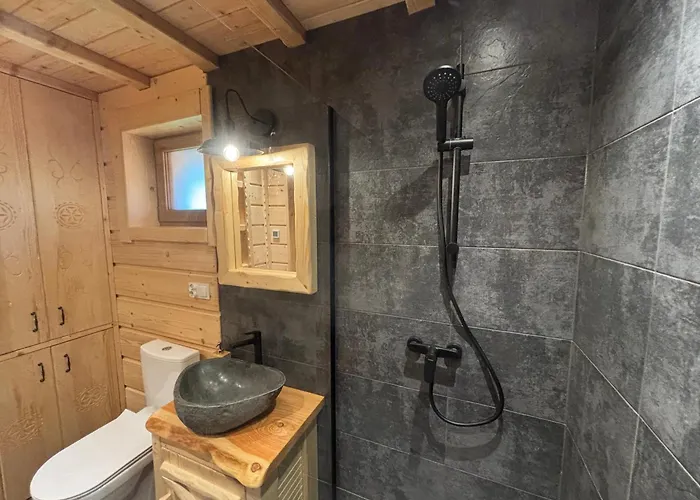 Osada Na Skale Z Kominkiem *