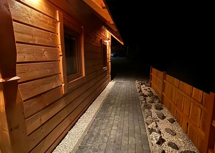 בית נופש Osada Na Skale Z Kominkiem איסטבנה