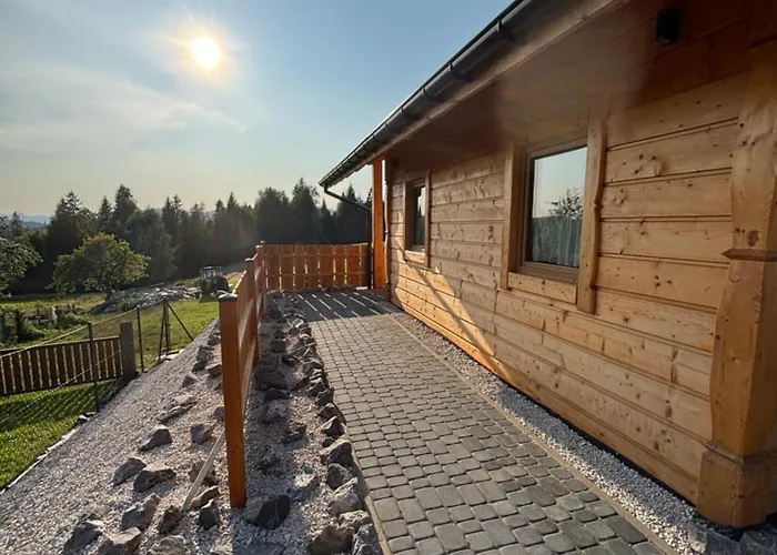 Osada Na Skale Z Kominkiem * איסטבנה