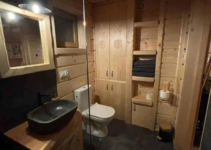 Osada Na Skale Z Kominkiem בית נופש איסטבנה