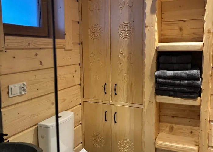 Osada Na Skale Z Kominkiem