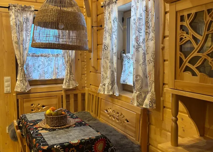 Osada Na Skale Z Kominkiem בית נופש איסטבנה